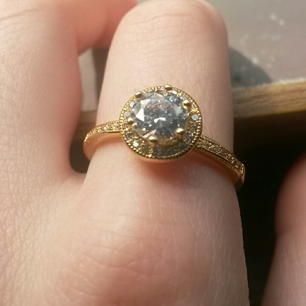*NWOT* 14k Gold CZ Diamond Engagement Ring